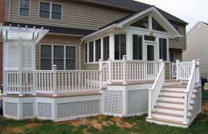 screened in porch or deck