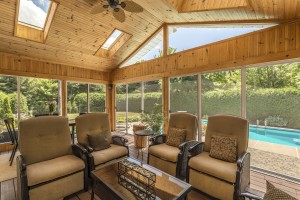 How Does a Deck Differ From a Porch? 