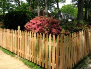 How to Maintain Your Wood Fence for Spring Weather