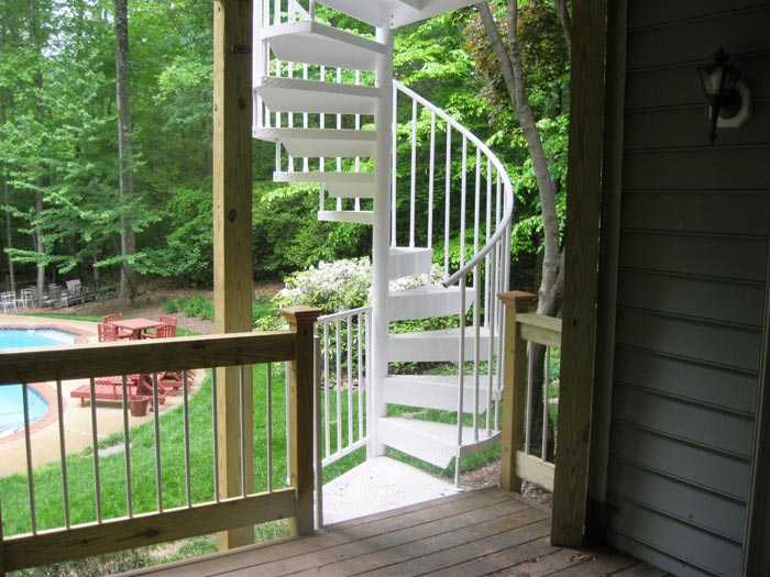 Types of Deck Stairs: Popular Options