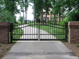 Aluminum vs. Steel Fencing