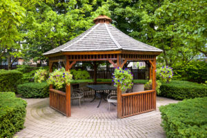 Pergola and Gazebos: Pros and Cons