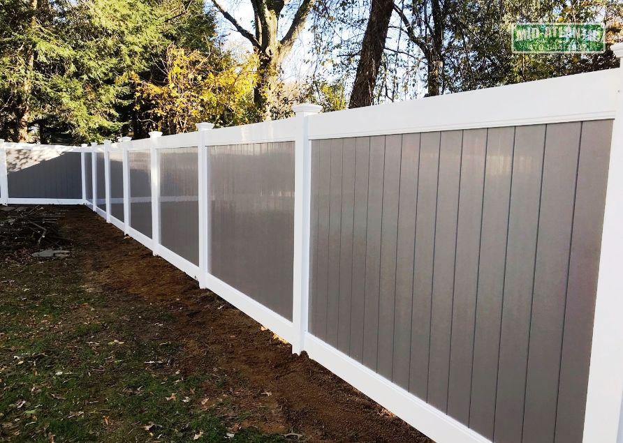 Here we go again, Chesterfield vinyl privacy fence with white frame and gray slats. Also available in 4 and 5’ tall. Let’s get started today.
