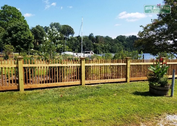 Waterfront perfection. This customer in Bay Ridge, Annapolis Maryland chose our Eastport style to accent their property line and secure their yard.