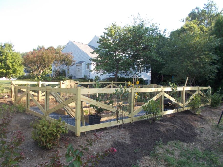 Kind of a unique design, this customer showed us what they were looking for and we built it around their vegetable garden in Edgewater Maryland.