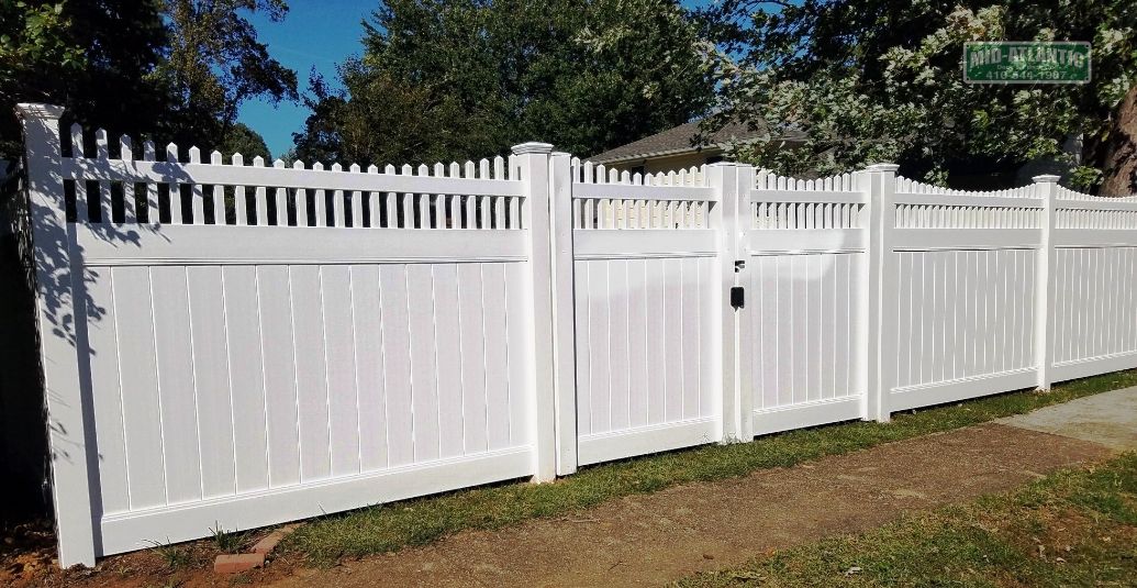 Look no further, this 6’ tall white vinyl privacy fence is out of the park. This is our Wiltshire style in white. A gentle scallop top sets this beauty off. Howard county Maryland.