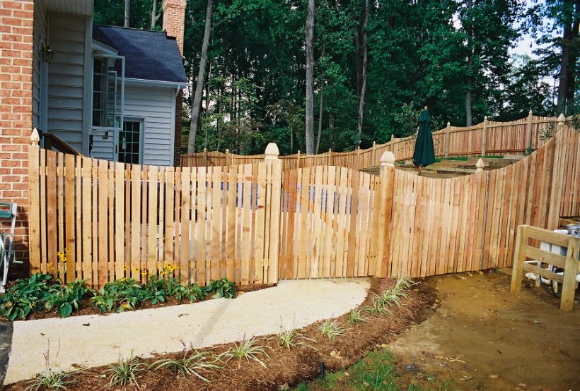 Our Mt Vernon picket style fence using a series of wider picket and thinner pickets is what this customer in Arnold Maryland to keep the kids safe and out of their new pool.