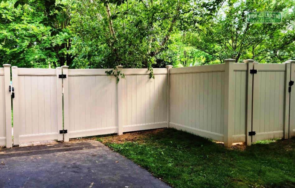 Our Chesterfield Style is also available in Tan. Great looking fence in Annapolis Maryland.
